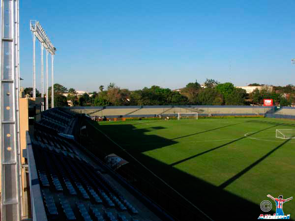 Estadio Dr. Nicolás Léoz